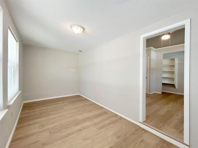 15095 Conroe Bay Boulevard, Willis, TX 77318