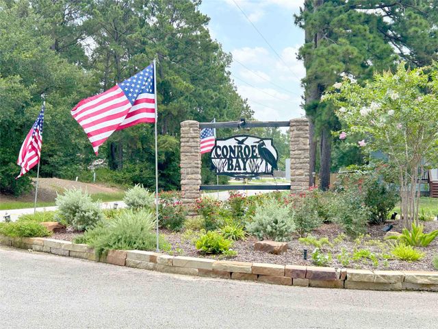 15095 Conroe Bay Boulevard, Willis, TX 77318
