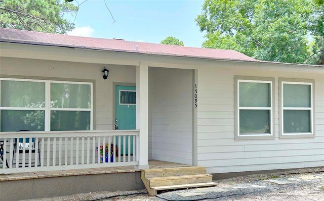 15095 Conroe Bay Boulevard, Willis, TX 77318