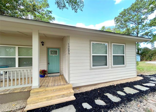 15095 Conroe Bay Boulevard, Willis, TX 77318