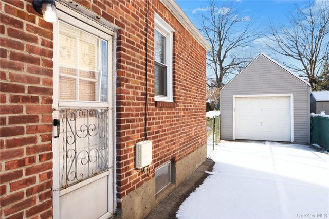 76 Westend Avenue, Valley Stream, NY 11580