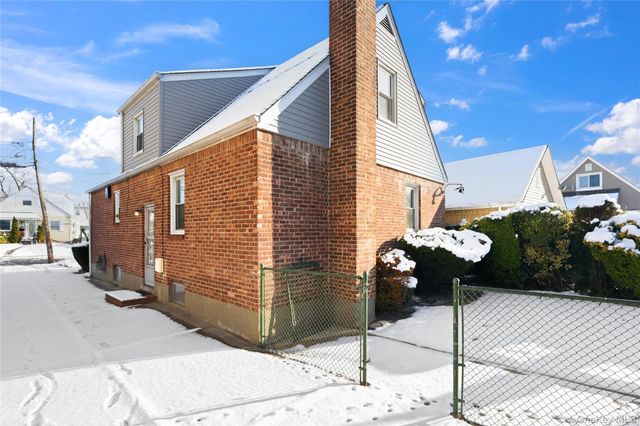 76 Westend Avenue, Valley Stream, NY 11580