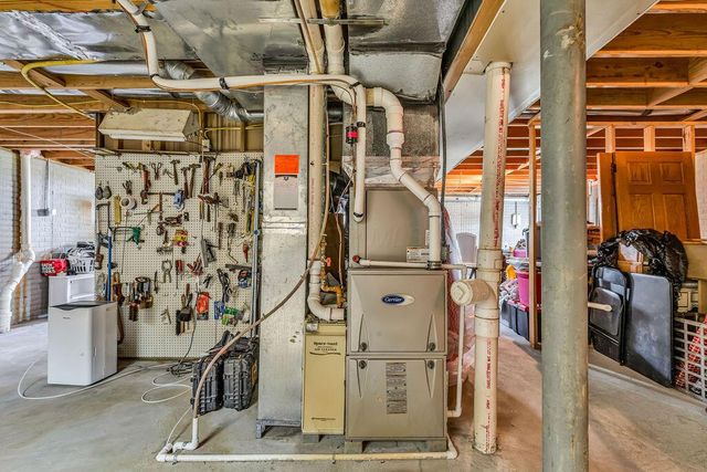 7560 Clover Valley Road NW, Johnstown, OH 43031