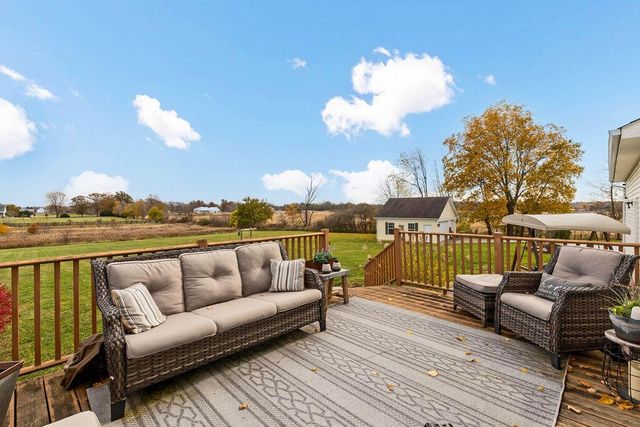 7560 Clover Valley Road NW, Johnstown, OH 43031