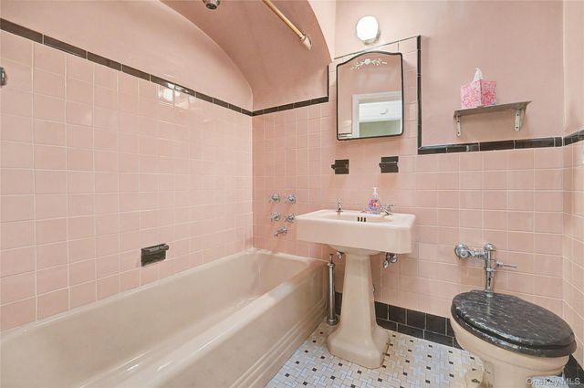 5904 146th Street, Flushing, NY 11355