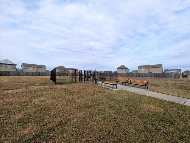 6569 Jewel Stone Lane, Dickinson, TX 77539