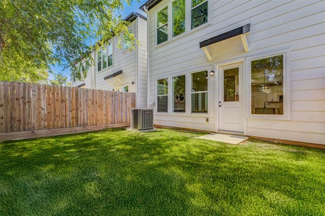 2310 Campbell Road C, Houston, TX 77080