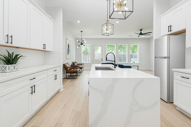 2310 Campbell Road C, Houston, TX 77080