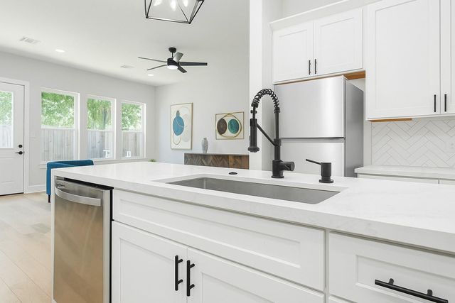 2310 Campbell Road C, Houston, TX 77080