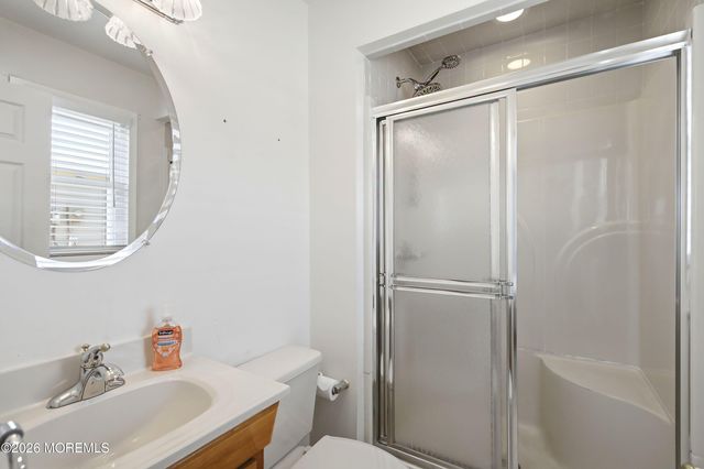 7 Canaries Court, Toms River, NJ 08757