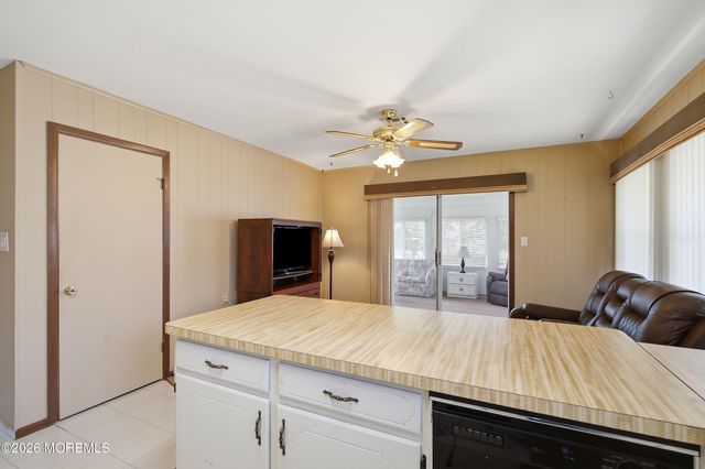 7 Canaries Court, Toms River, NJ 08757