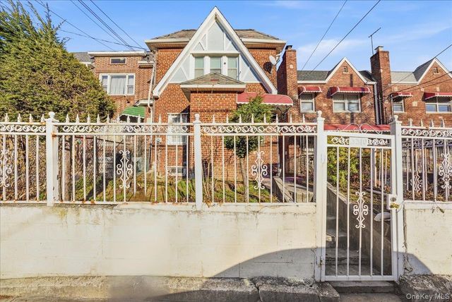 3310 Bouck Avenue, Bronx, NY 10469