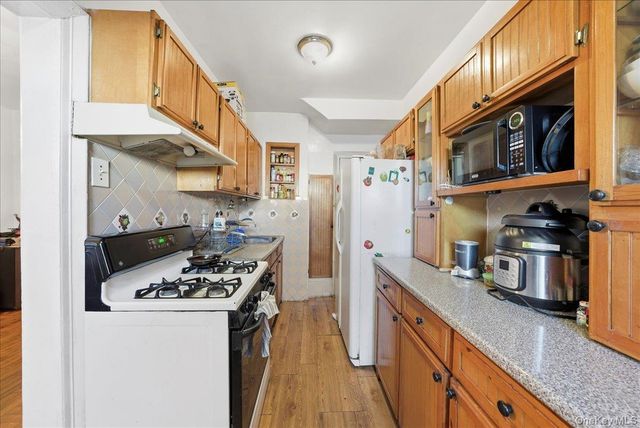 3310 Bouck Avenue, Bronx, NY 10469