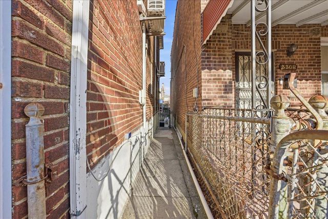 3310 Bouck Avenue, Bronx, NY 10469