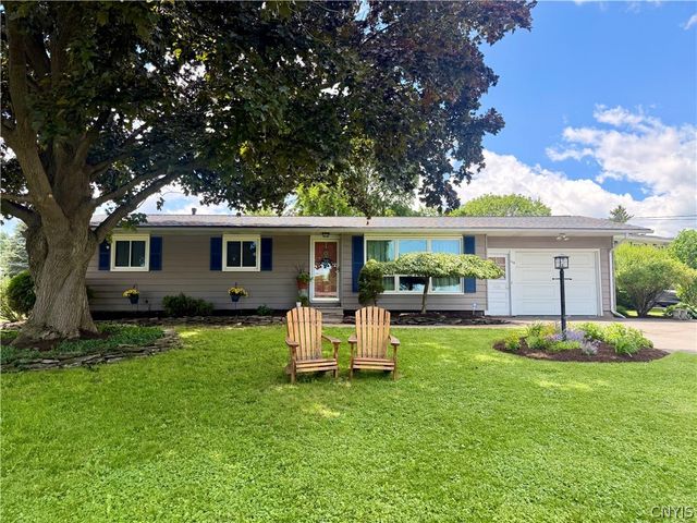 114 Kimberly Drive East, Camillus, NY 13219