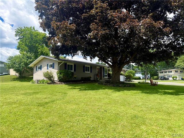 114 Kimberly Drive East, Camillus, NY 13219