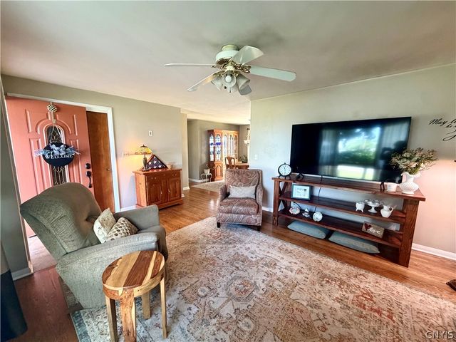 114 Kimberly Drive East, Camillus, NY 13219