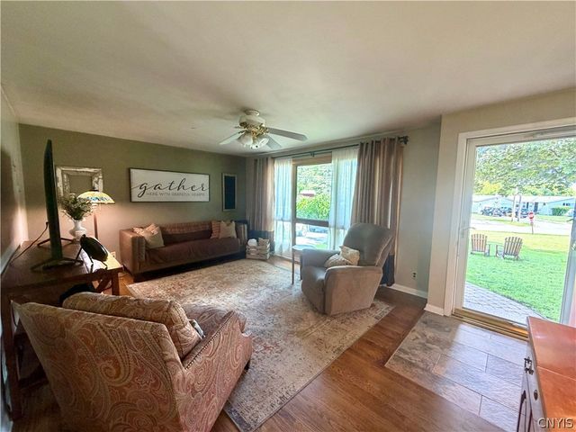 114 Kimberly Drive East, Camillus, NY 13219