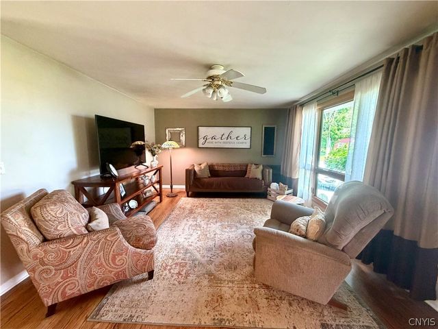 114 Kimberly Drive East, Camillus, NY 13219