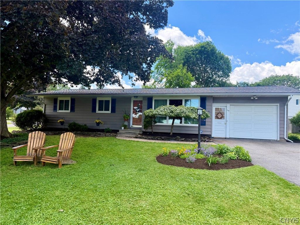 114 Kimberly Drive East, Camillus, NY 13219