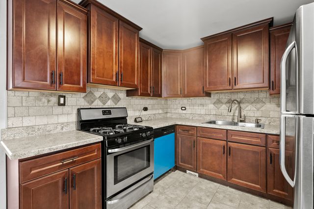 7624 W Juniper Court, Frankfort, IL 60423