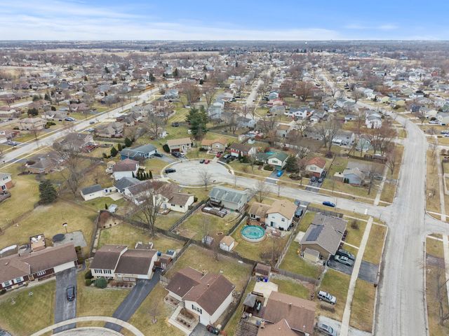 7624 W Juniper Court, Frankfort, IL 60423