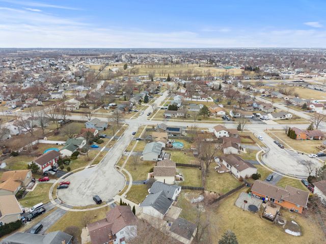 7624 W Juniper Court, Frankfort, IL 60423