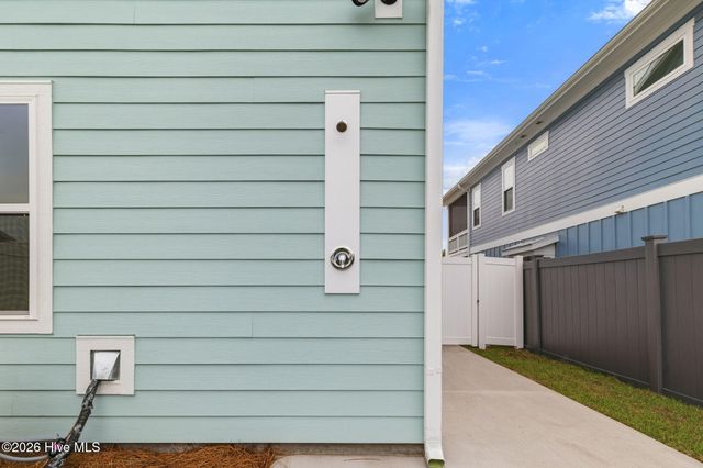 320 Goldsboro Avenue 2, Carolina Beach, NC 28428