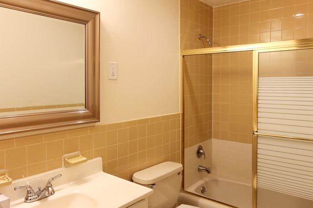 16 Williamsburg 12, Shrewsbury, MA 01545