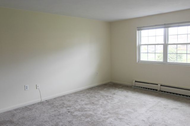 16 Williamsburg 12, Shrewsbury, MA 01545