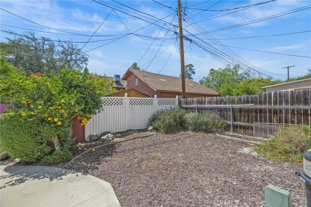 2932 Genevieve, San Bernardino, CA 92405
