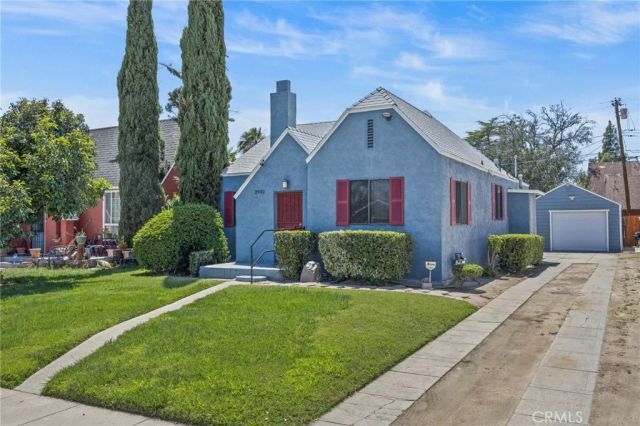 2932 Genevieve, San Bernardino, CA 92405