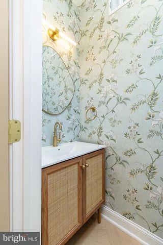 814 MOUNTAIN ST, Philadelphia, PA 19148