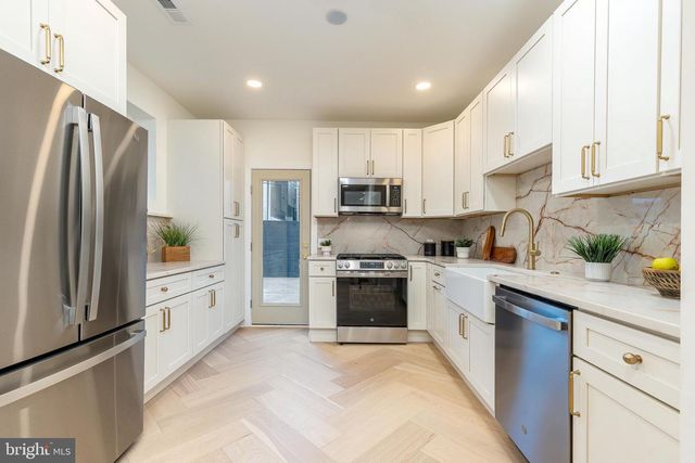 814 MOUNTAIN ST, Philadelphia, PA 19148