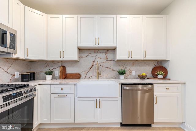 814 MOUNTAIN ST, Philadelphia, PA 19148