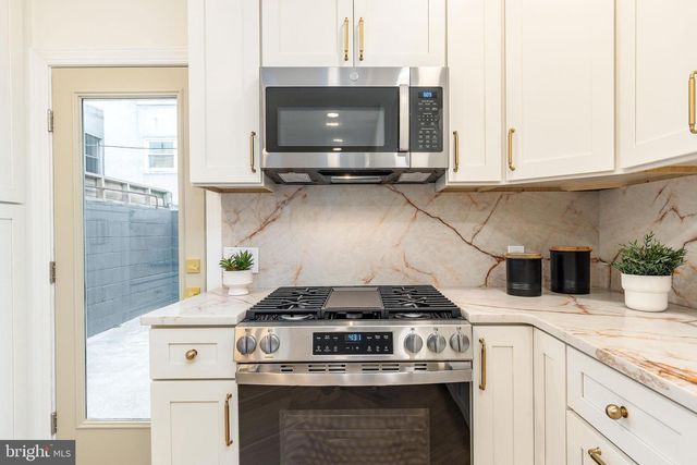 814 MOUNTAIN ST, Philadelphia, PA 19148