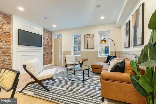 814 MOUNTAIN ST, Philadelphia, PA 19148