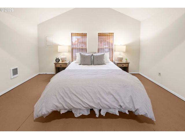 150 AVENUE U, Seaside, OR 97138