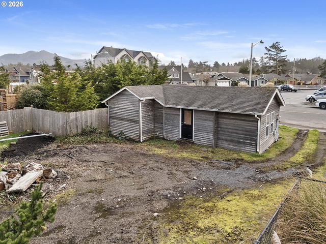 150 AVENUE U, Seaside, OR 97138