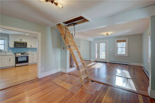 333 Greenwood Avenue, Warwick, RI 02886