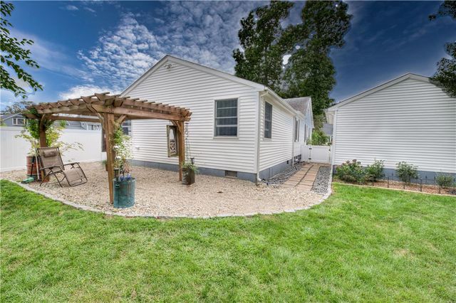 333 Greenwood Avenue, Warwick, RI 02886