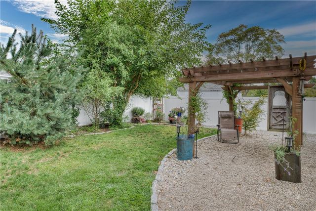 333 Greenwood Avenue, Warwick, RI 02886