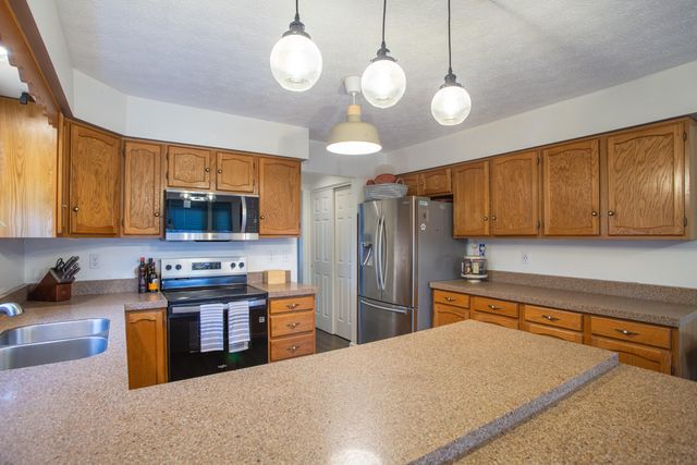 2825 Deerfield Drive, Villa Hills, KY 41017