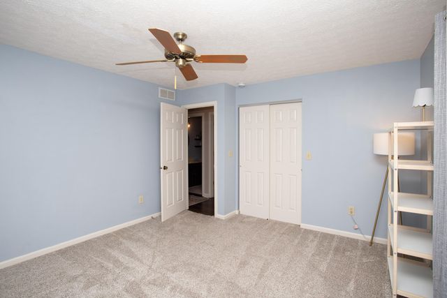 2825 Deerfield Drive, Villa Hills, KY 41017