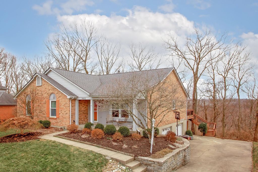 2825 Deerfield Drive, Villa Hills, KY 41017