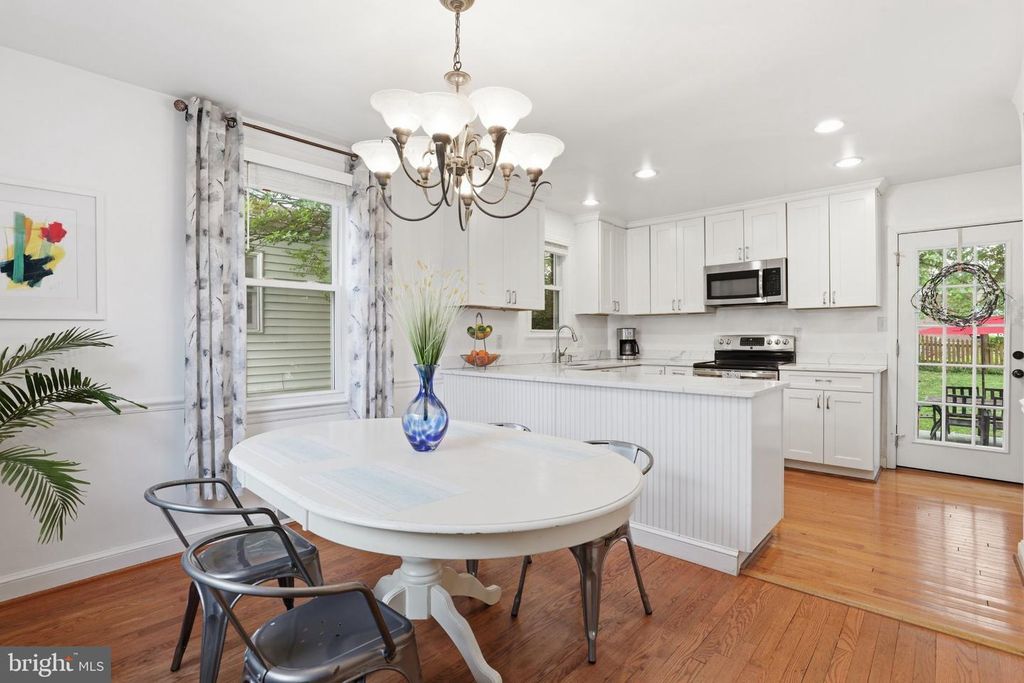 Image 2 of property listing at 10032 DALLAS AVE, Silver Spring, MD 20901