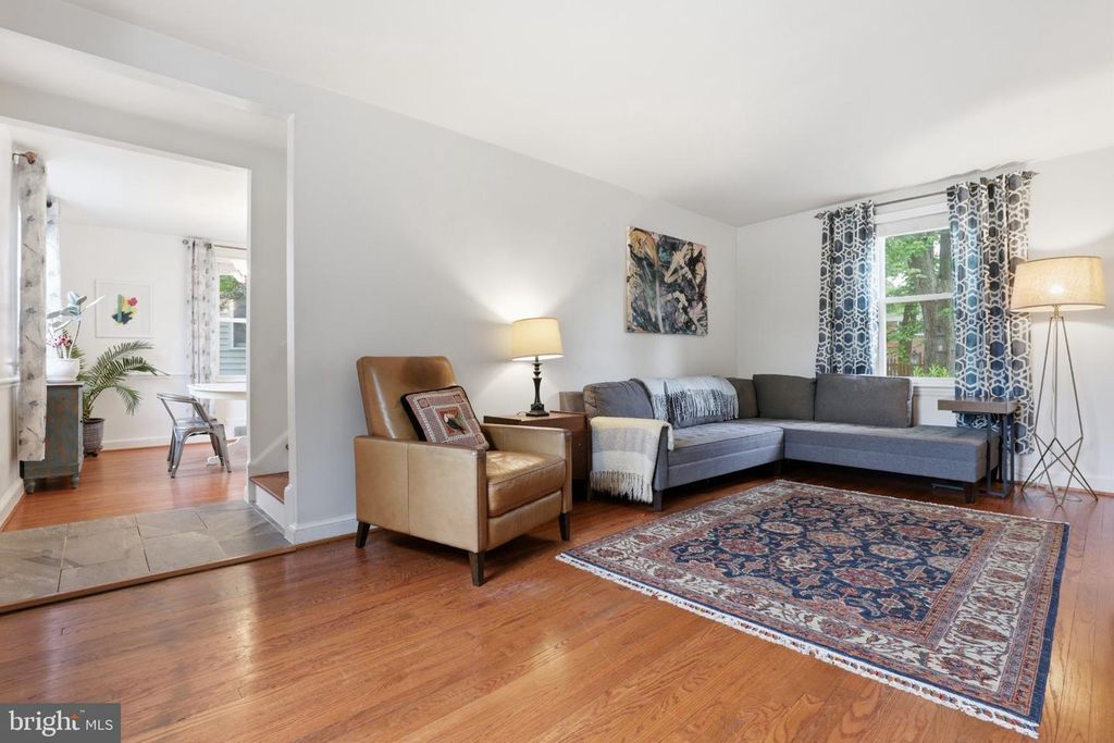 Image 11 of property listing at 10032 DALLAS AVE, Silver Spring, MD 20901