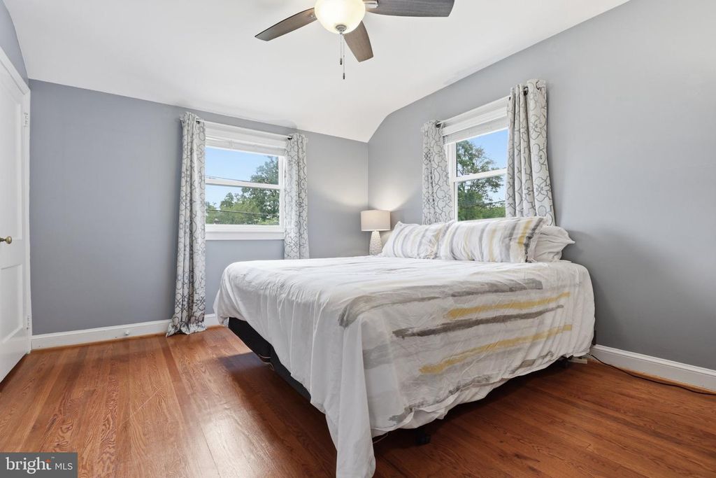 Image 16 of property listing at 10032 DALLAS AVE, Silver Spring, MD 20901
