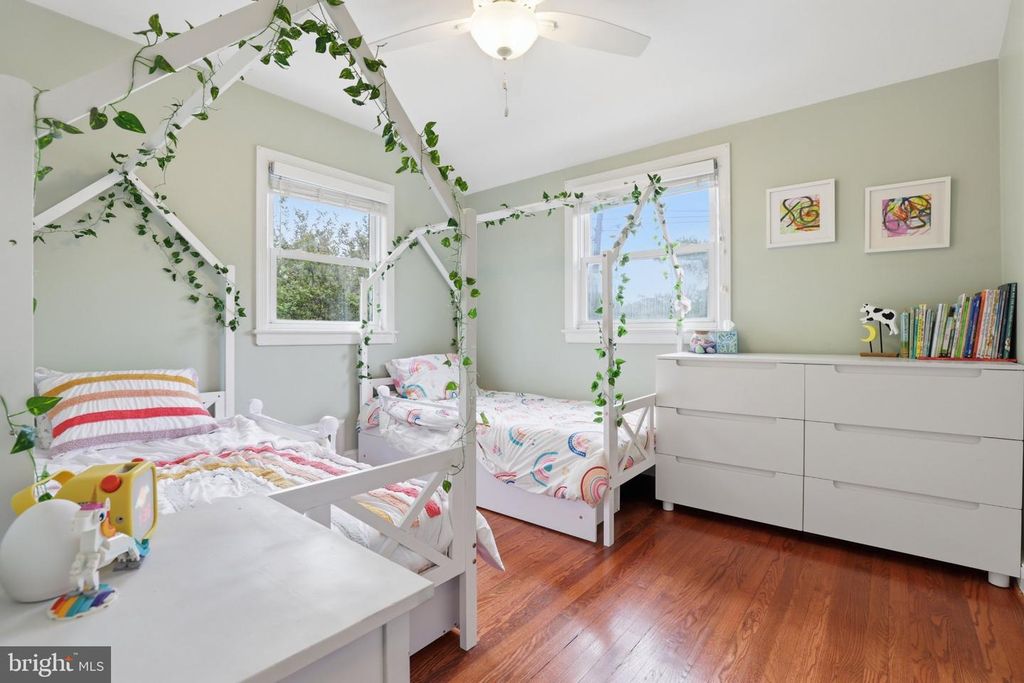 Image 21 of property listing at 10032 DALLAS AVE, Silver Spring, MD 20901