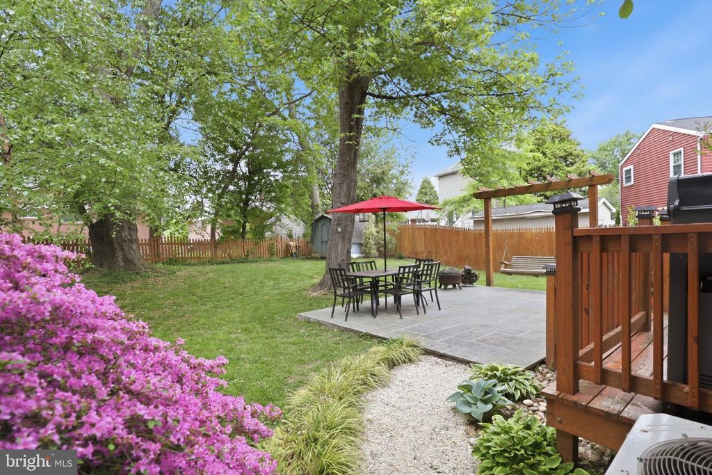 Image 33 of property listing at 10032 DALLAS AVE, Silver Spring, MD 20901